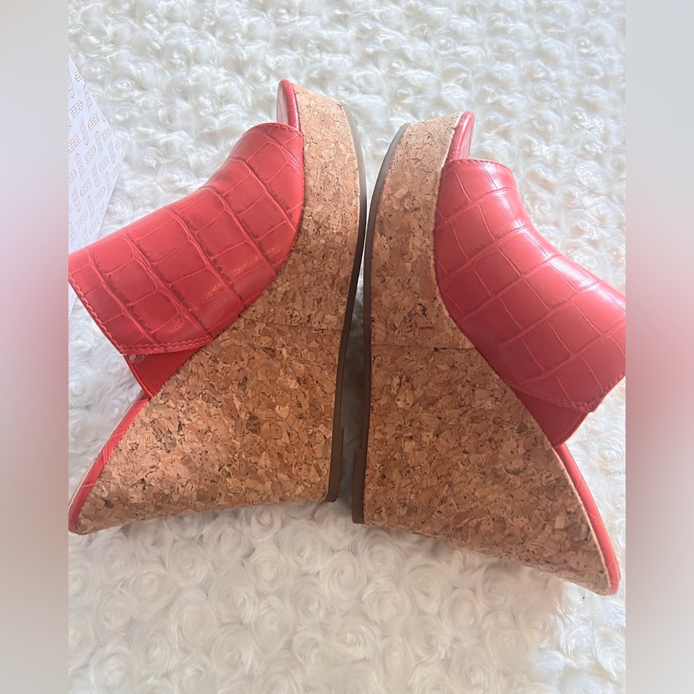Cute red Wedges! Size 7.